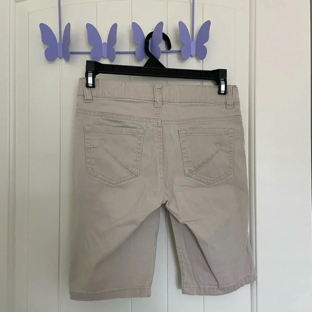 Children’s Place girl’s‎ tan khaki stretch shorts — size 10